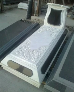 عوامل تاثیر گذار بر قیمت سنگ قبر سفید ازنا شامل کیفیت سنگ ، ابعاد ، تعداد قرنیز و ضخامت و اندازه قطر سنگ می باشد 